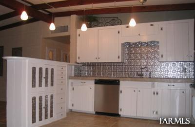 3043 N Jackson Avenue