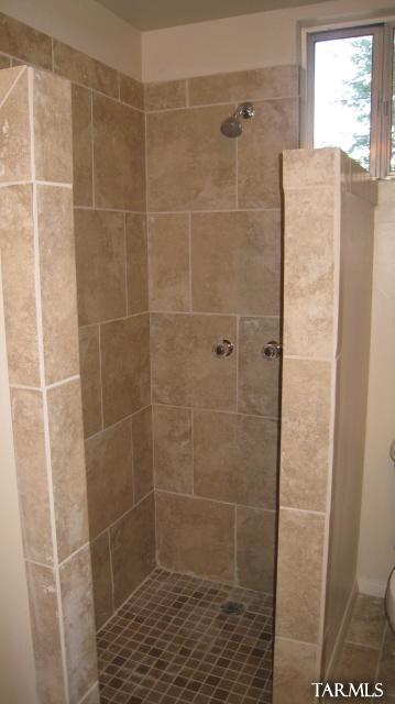 3043 N Jackson Avenue