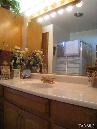 1216 W Wheatridge Drive