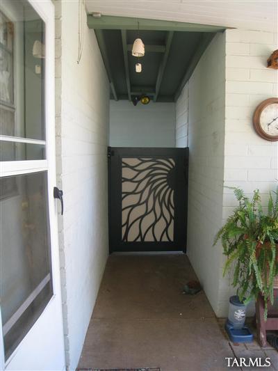 1216 W Wheatridge Drive