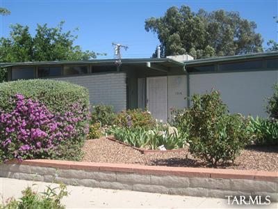 1216 W Wheatridge Drive