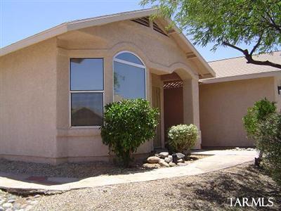 1570 N Blacklawn Avenue