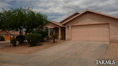 1570 N Blacklawn Avenue