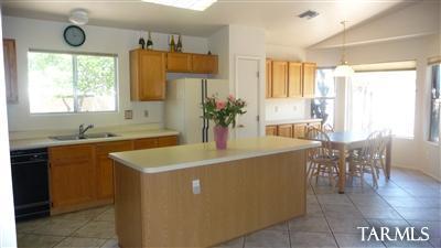 1570 N Blacklawn Avenue