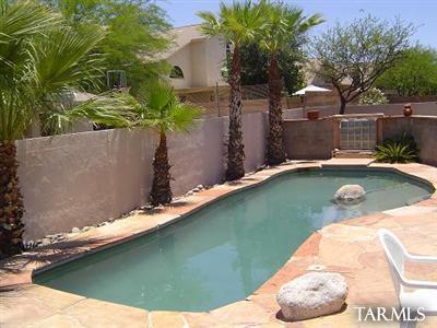 1570 N Blacklawn Avenue