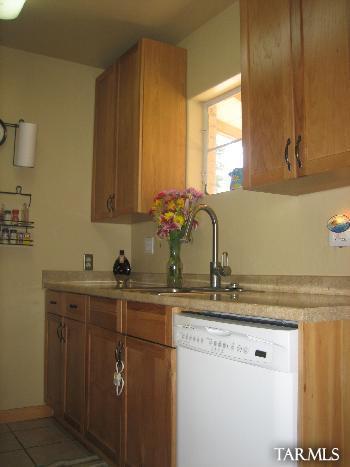 2731 N Warren Avenue