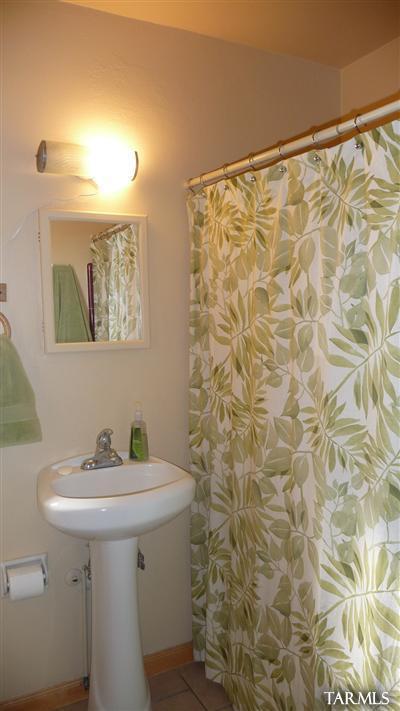 2731 N Warren Avenue