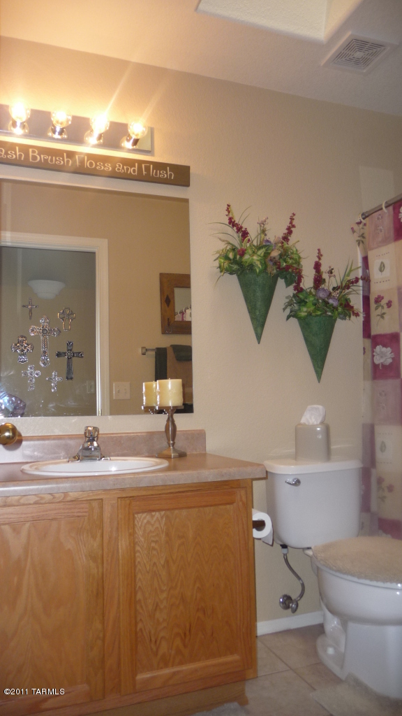 2825 W Simplicity Drive