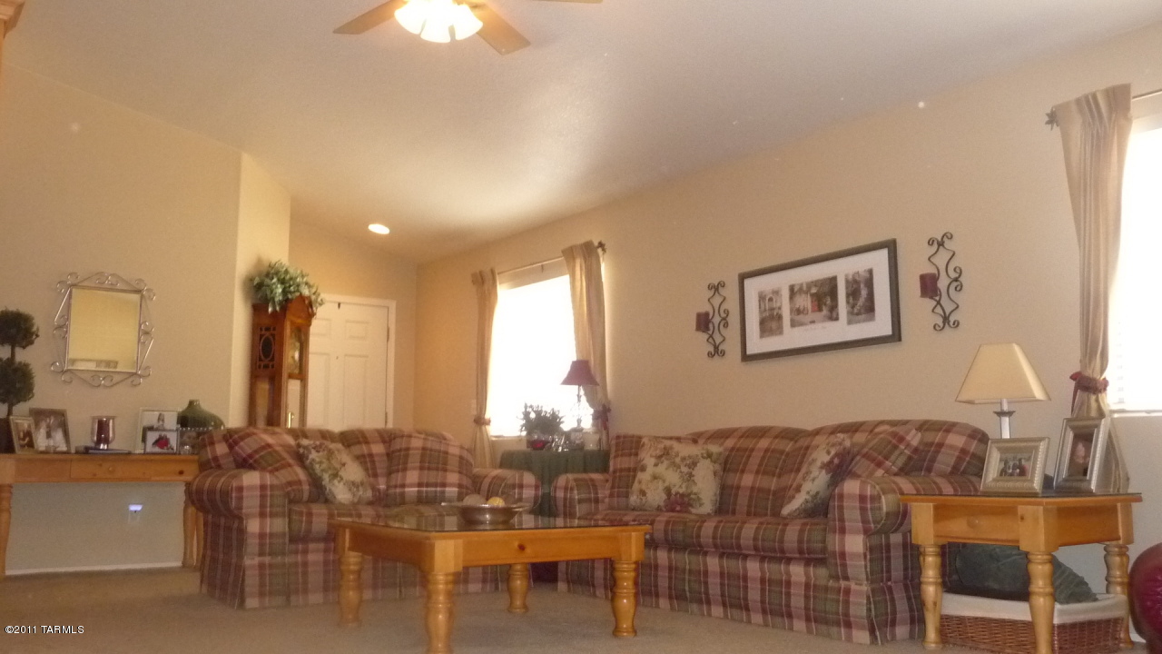 2825 W Simplicity Drive