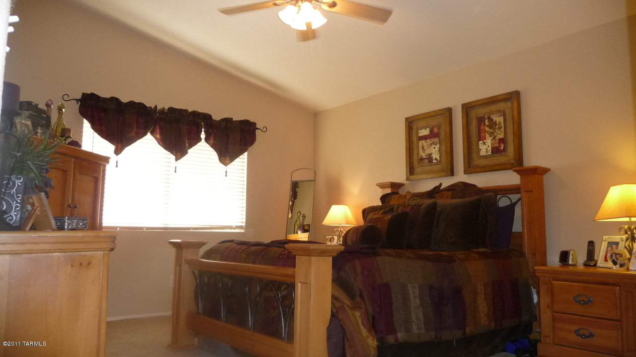 2825 W Simplicity Drive