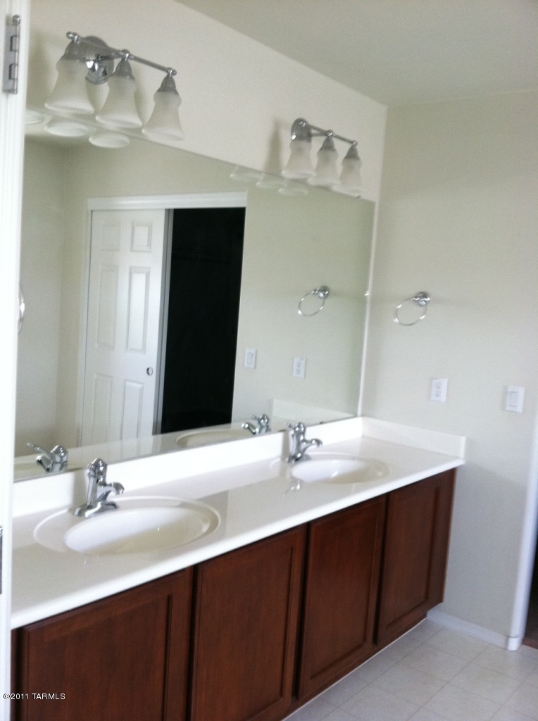 21069 E Prospector Place