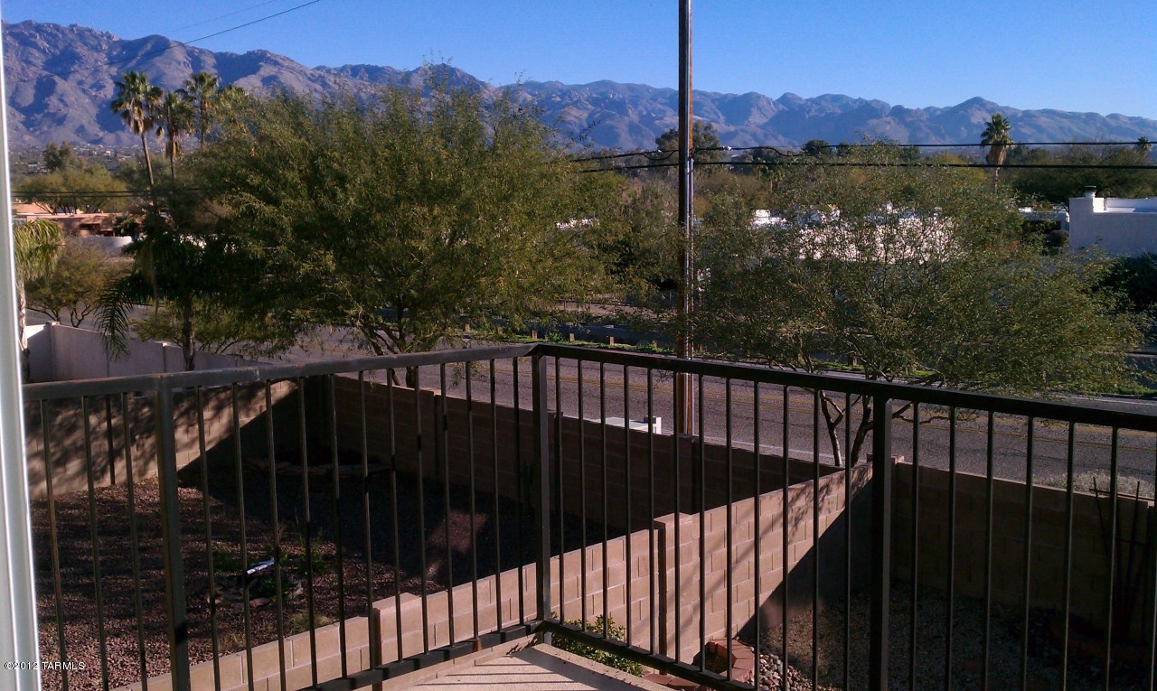 3224 N Rambling Creek Place