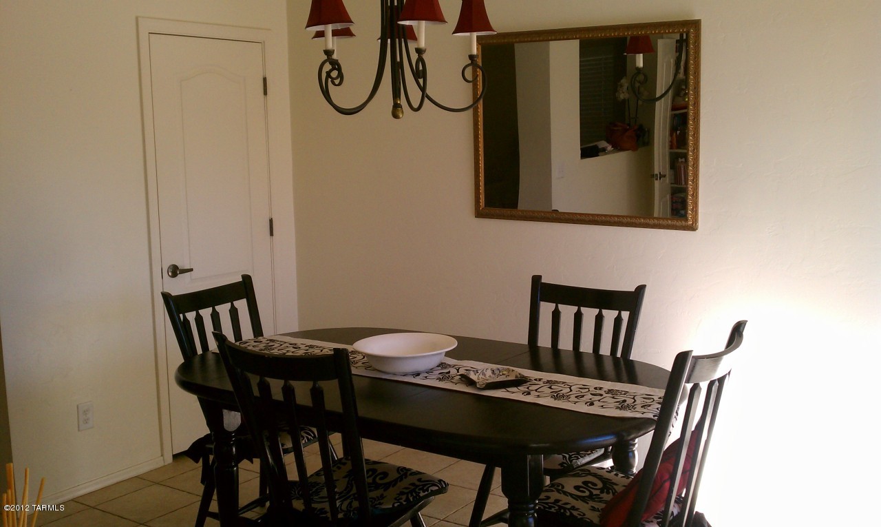 3224 N Rambling Creek Place