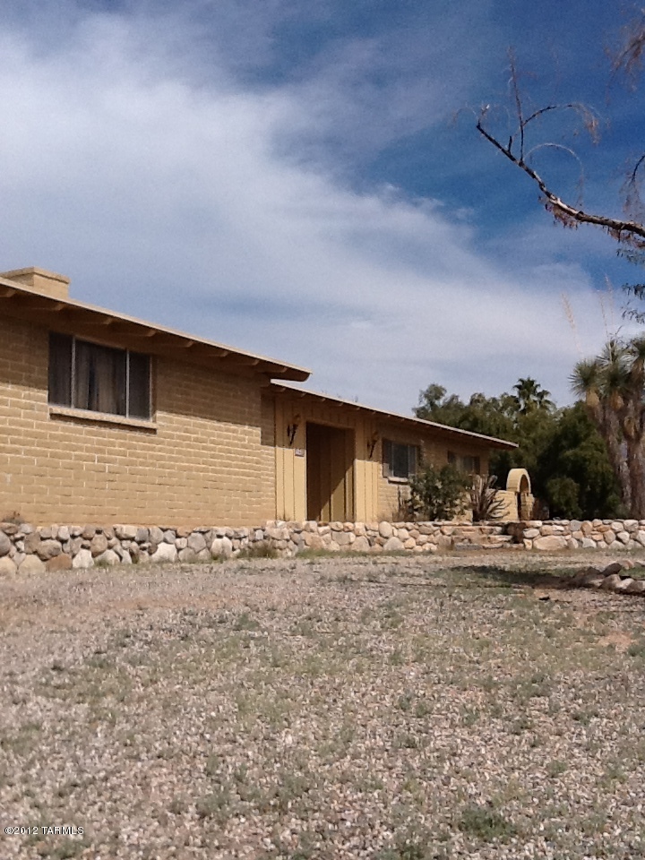 720 W Linda Vista Boulevard