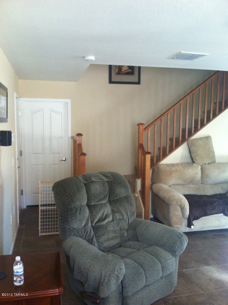 1041 W Calle Vista De Suenos