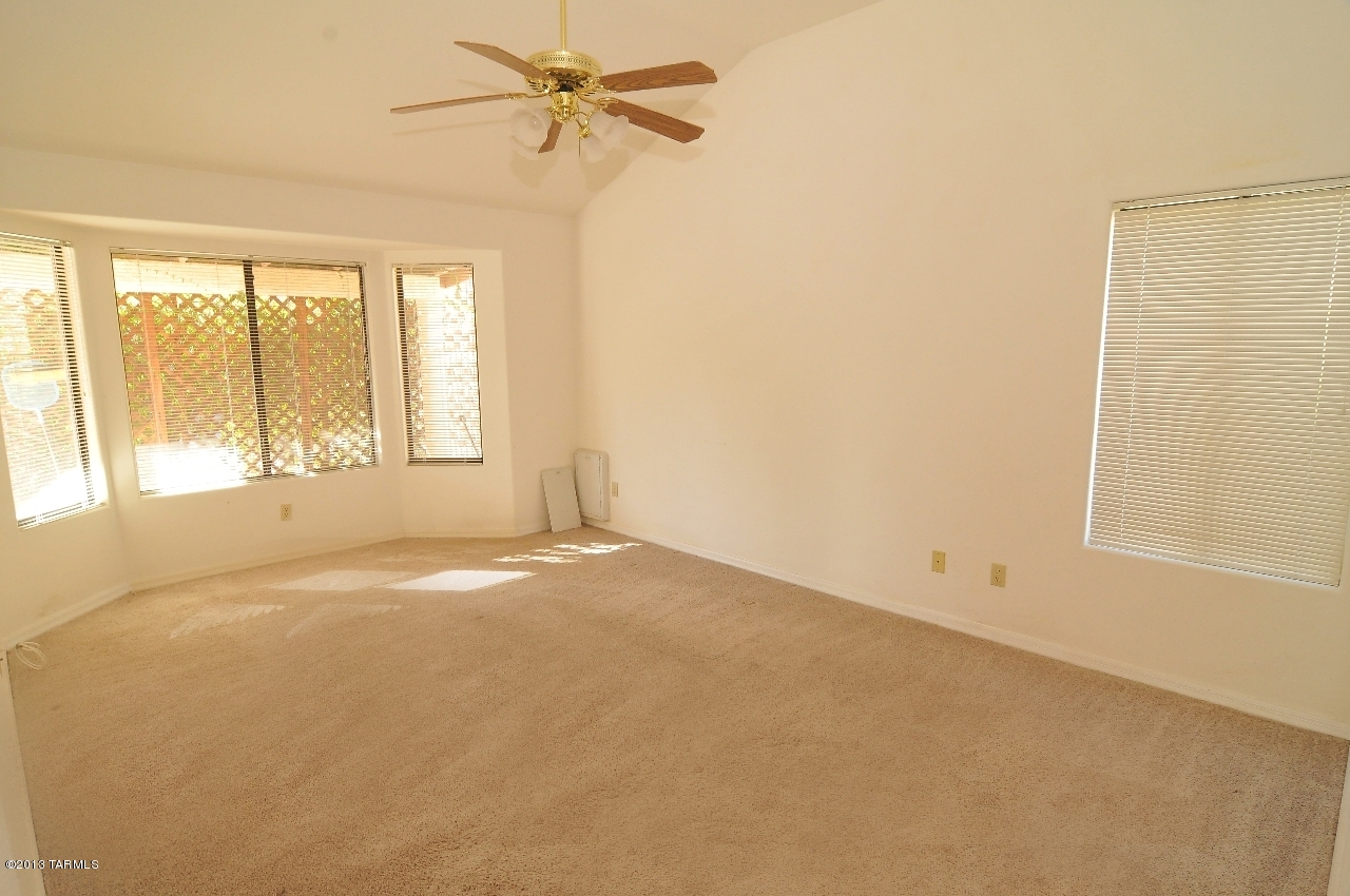 10925 N Saint Georges Loop