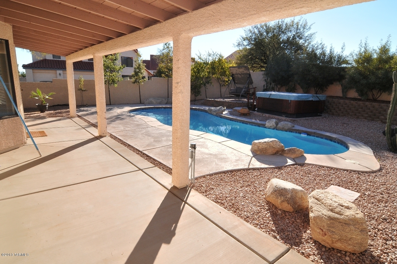 10925 N Saint Georges Loop