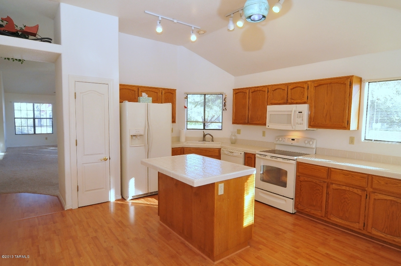 10925 N Saint Georges Loop