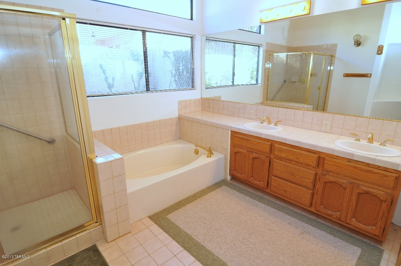 10925 N Saint Georges Loop