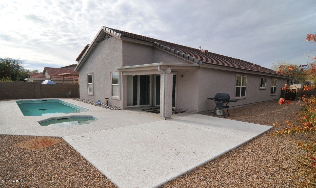 13121 N Tanner Robert Drive