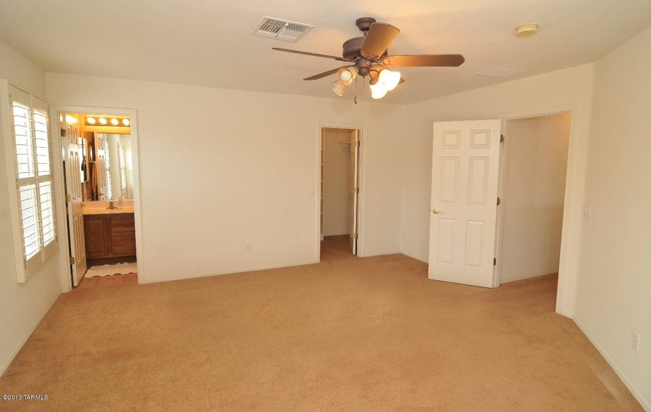 13121 N Tanner Robert Drive