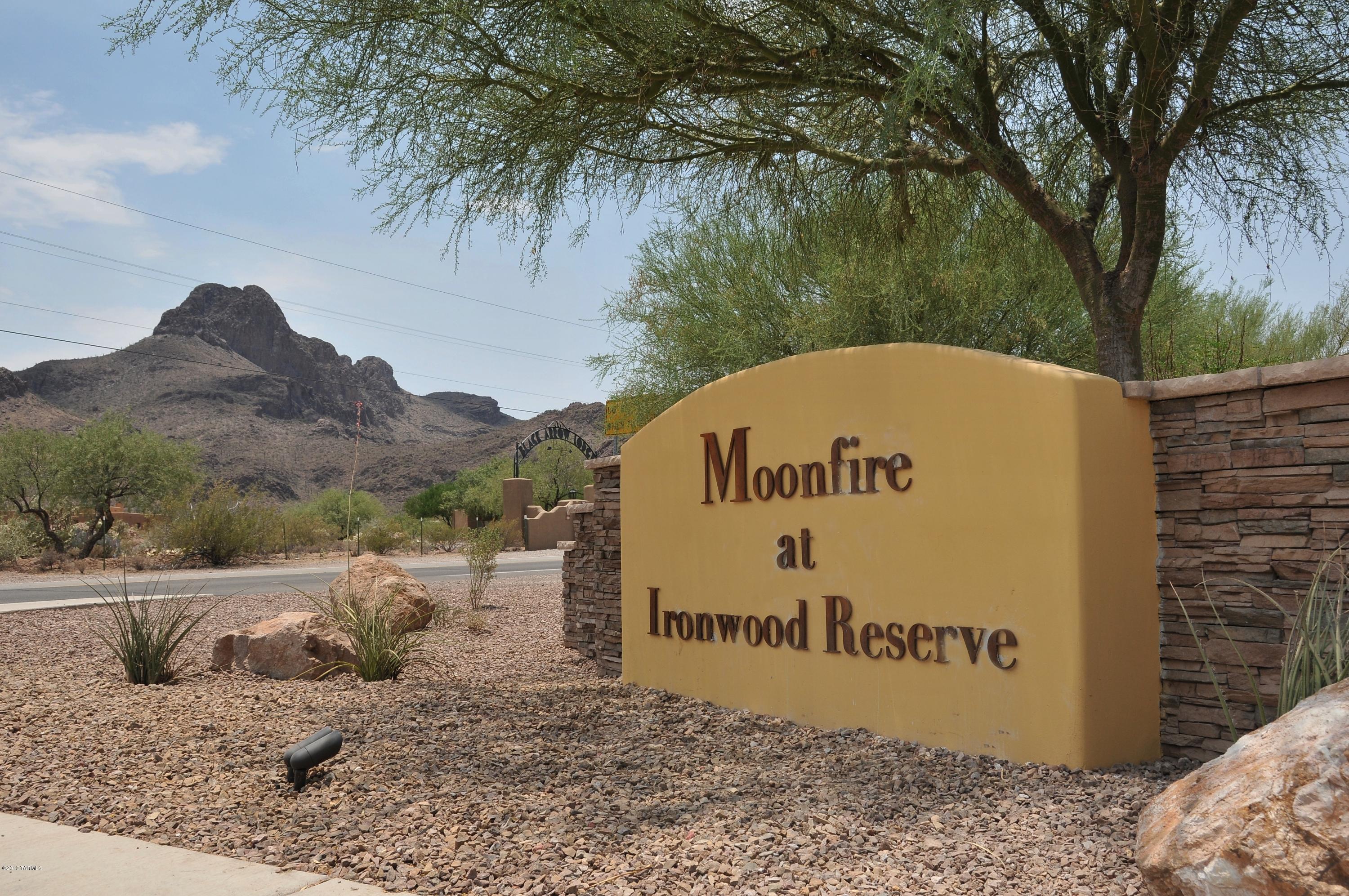 8517 N Crosswater Loop