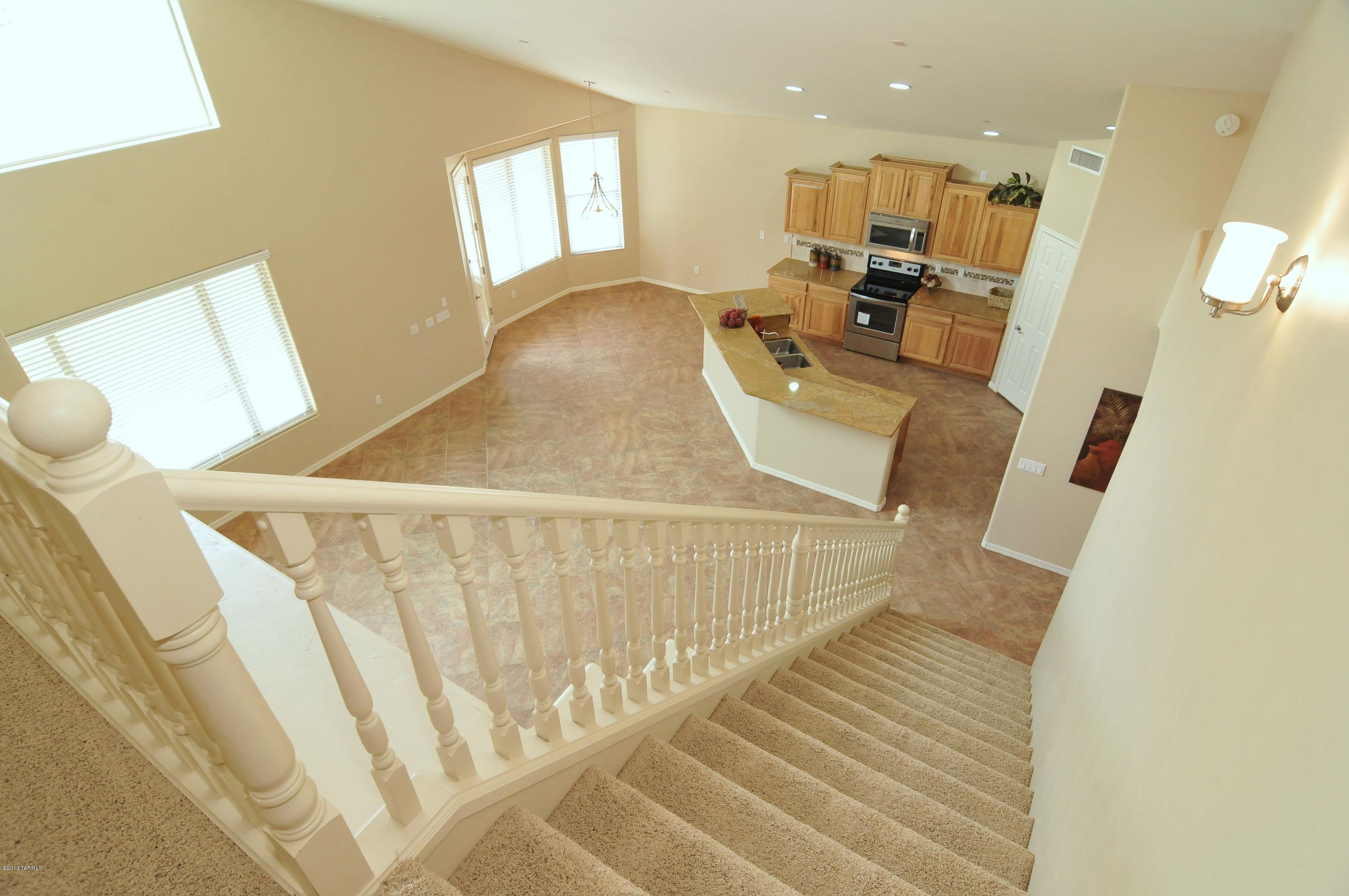 8517 N Crosswater Loop