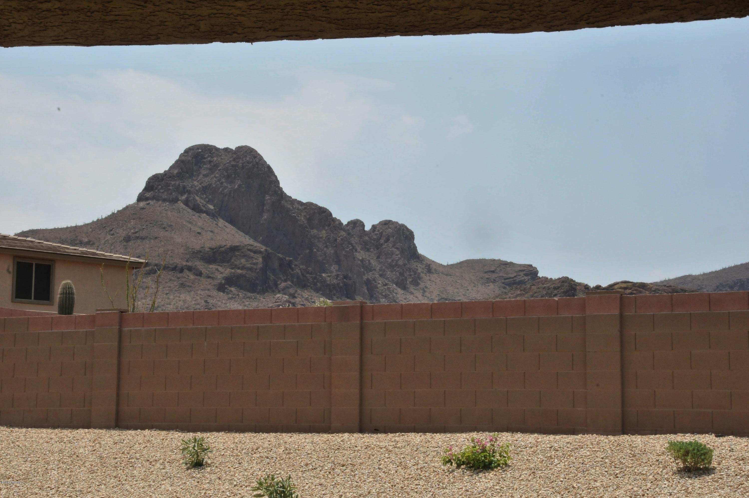 8517 N Crosswater Loop