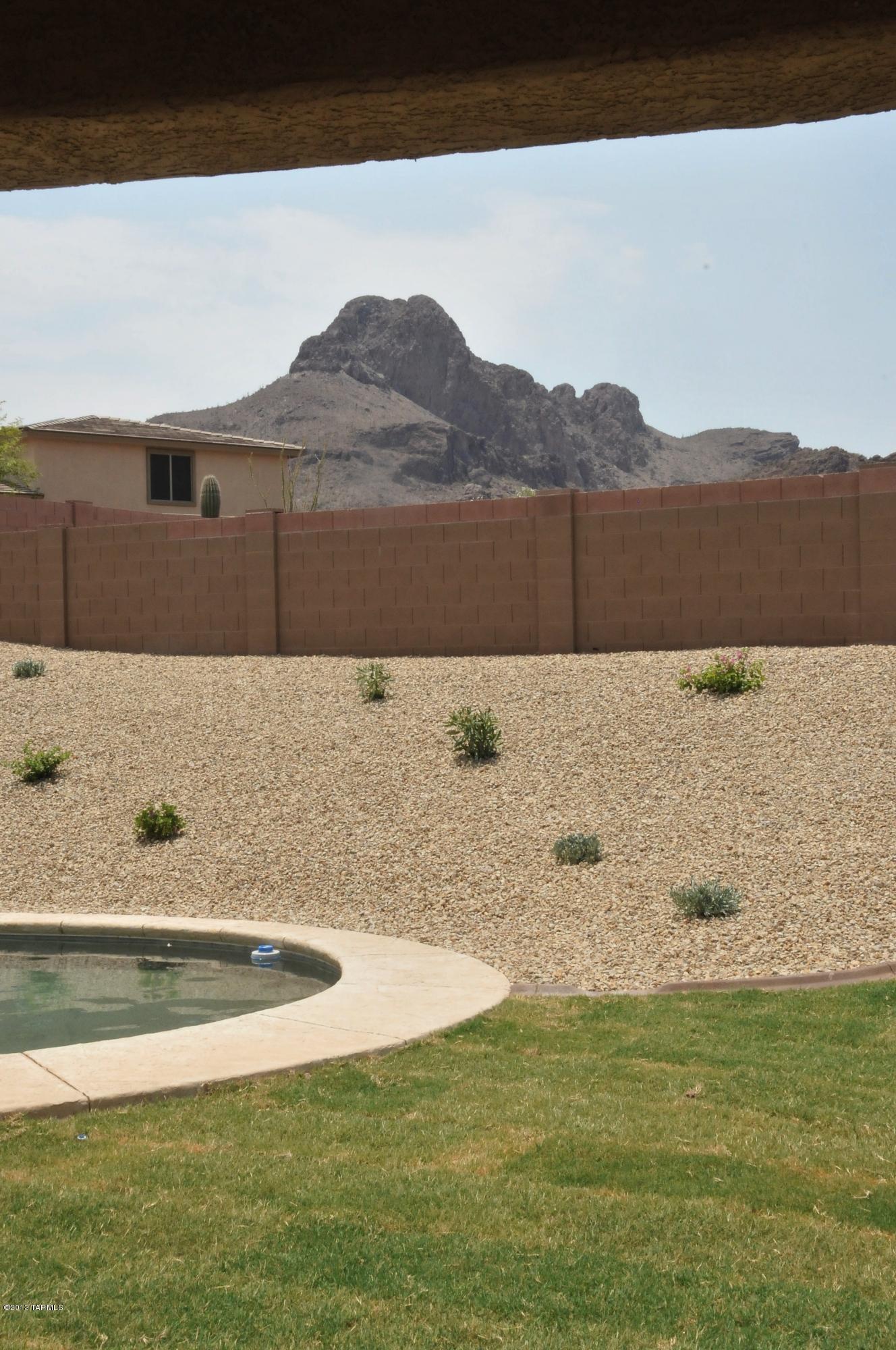 8517 N Crosswater Loop