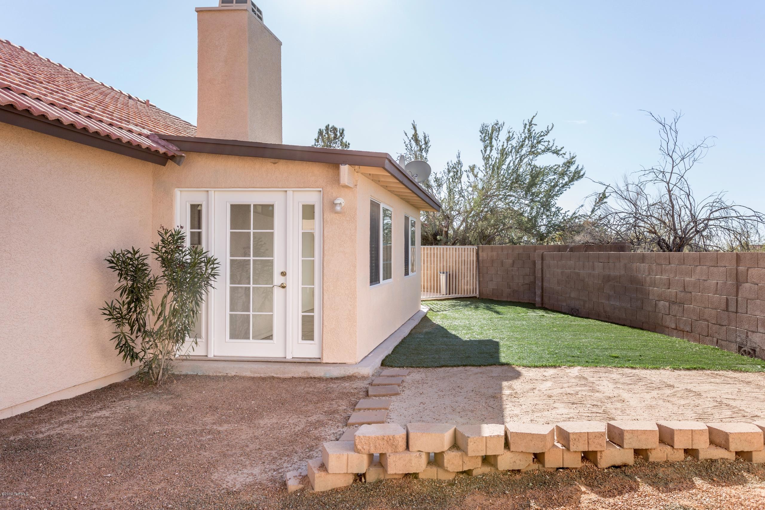 9867 N Longford Drive