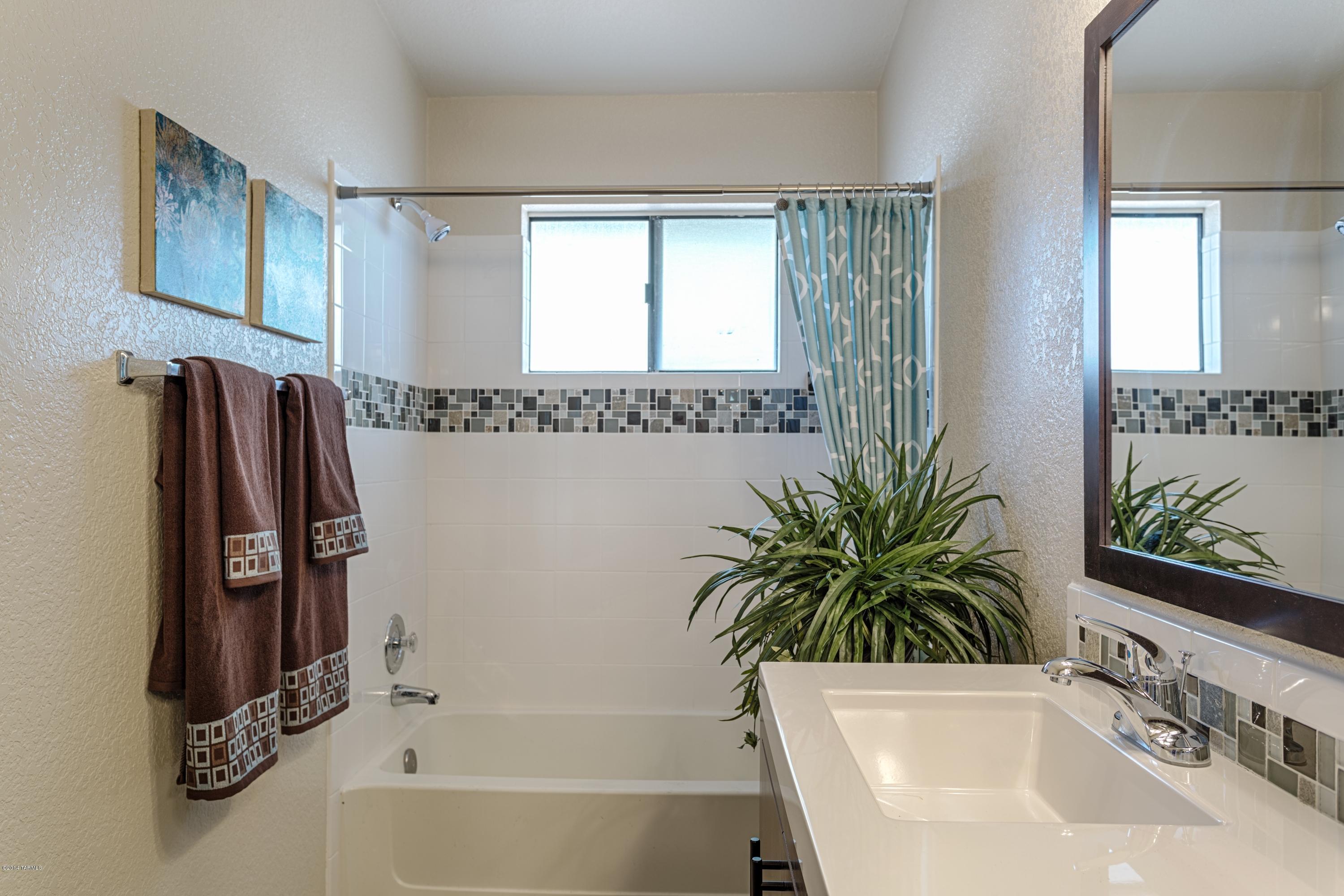 5560 N Baybrook Road