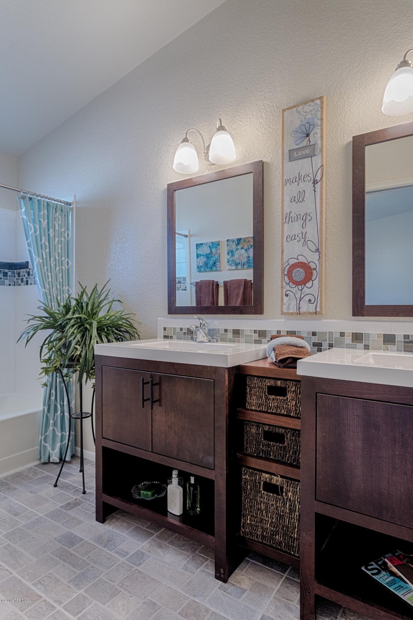 5560 N Baybrook Road