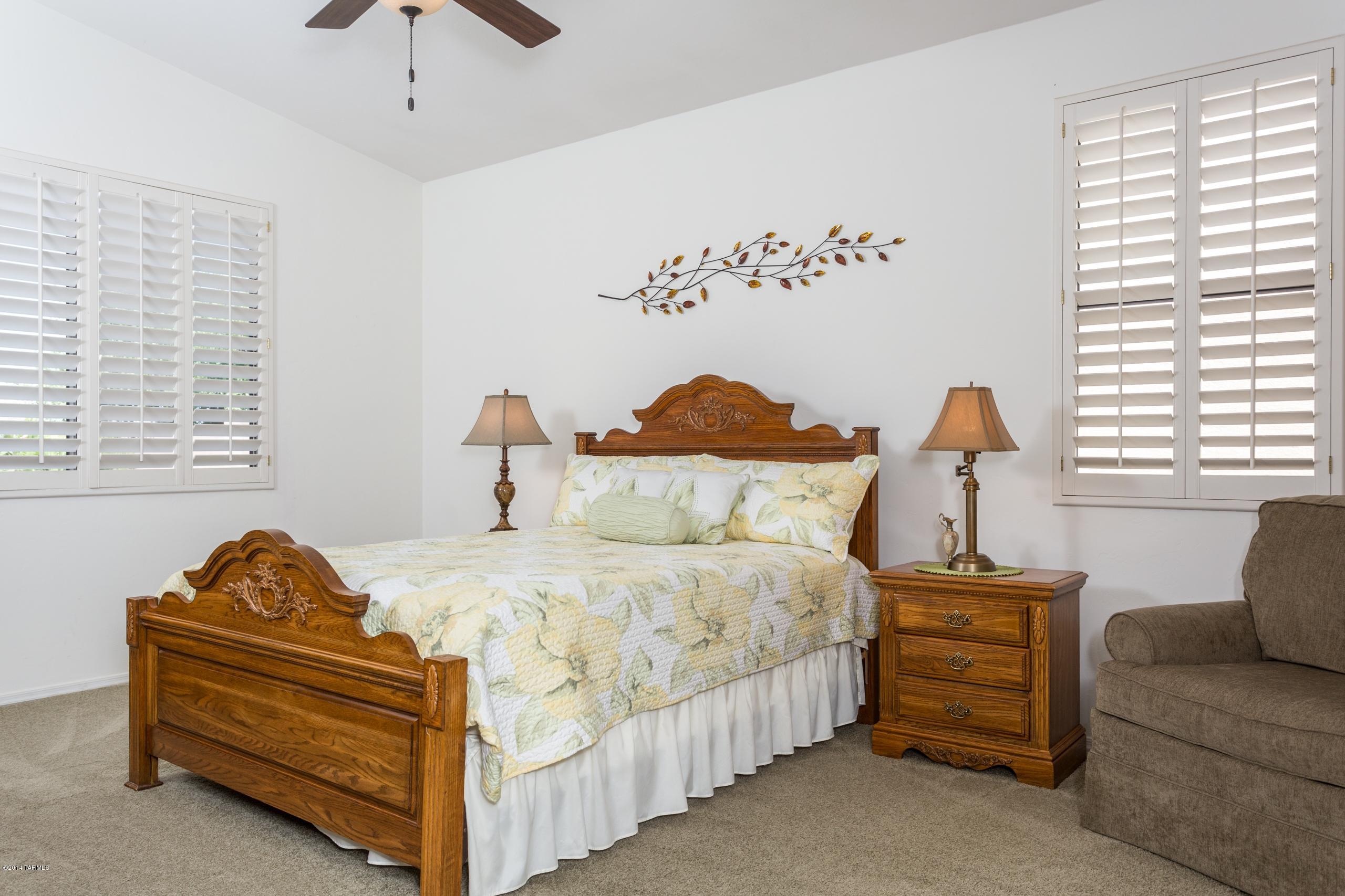 10962 S Camino Pozoblanco