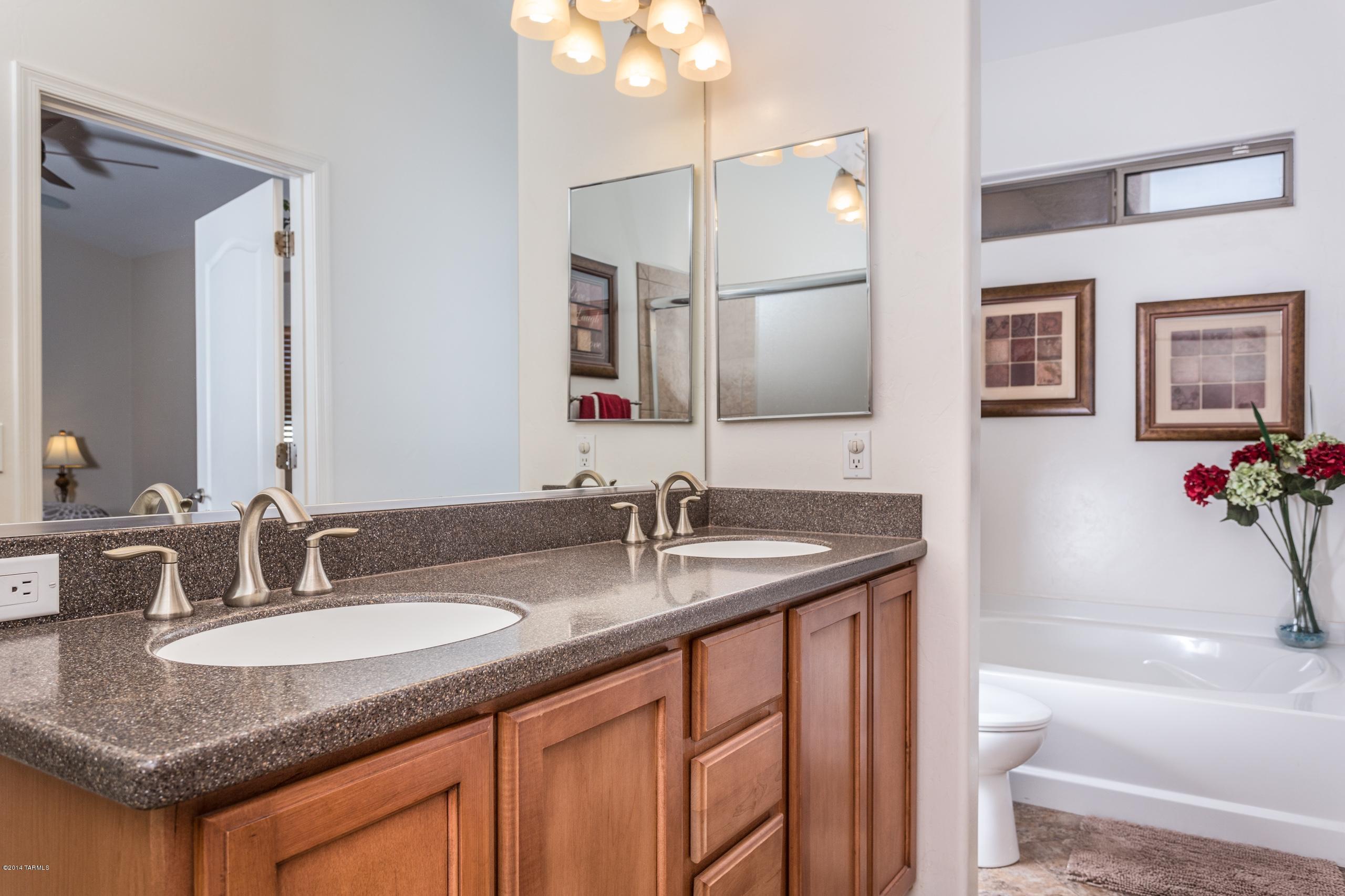 11105 W Aplomado Drive