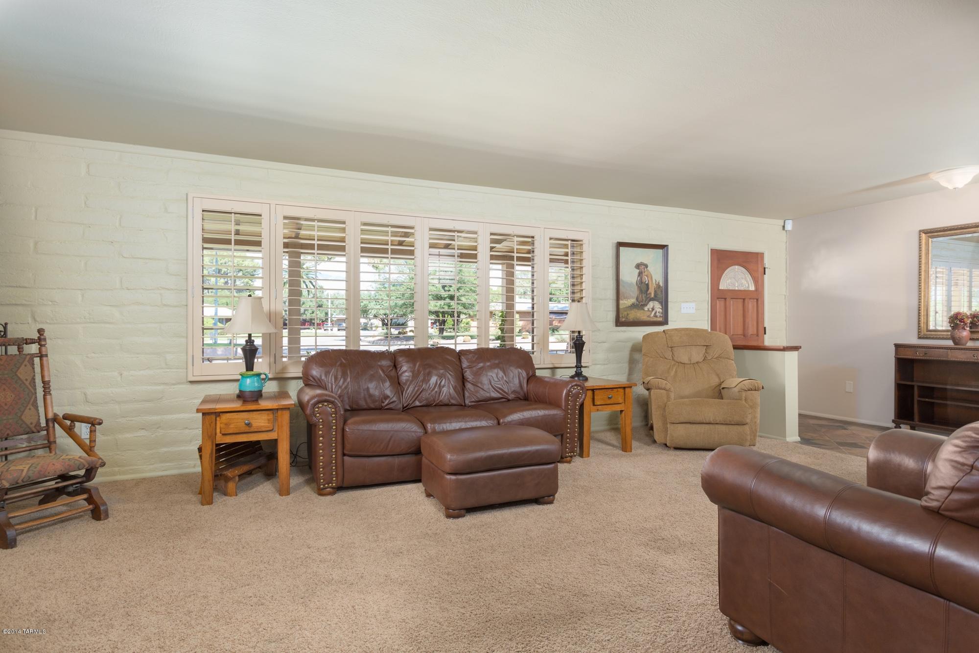 3357 N Christmas Avenue