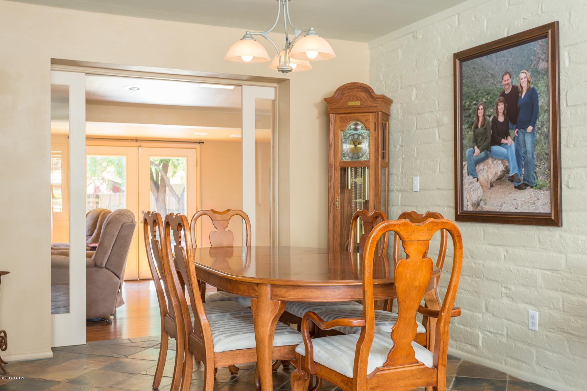 3357 N Christmas Avenue