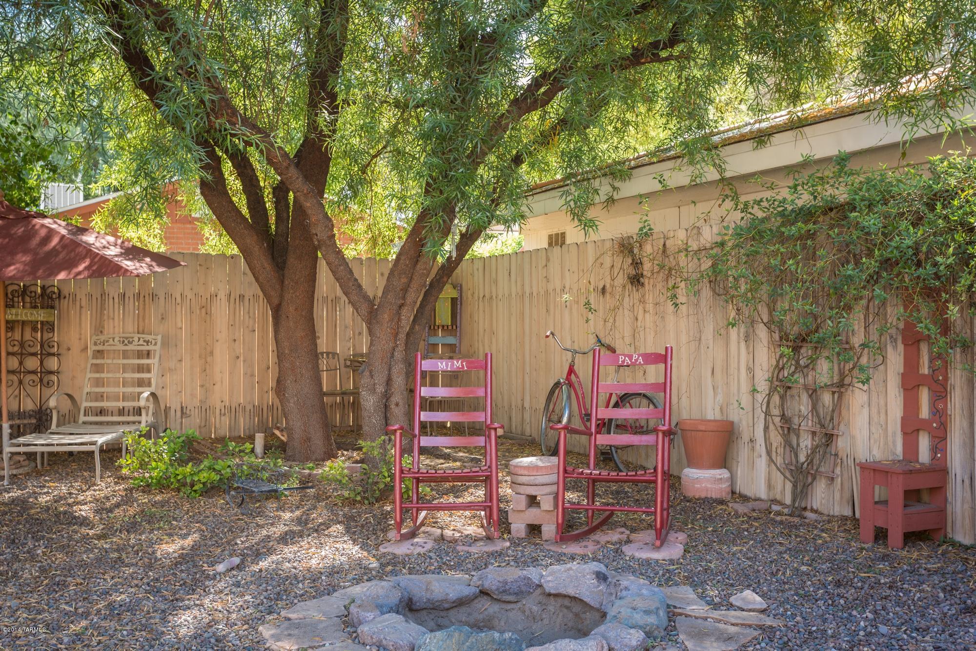 3357 N Christmas Avenue