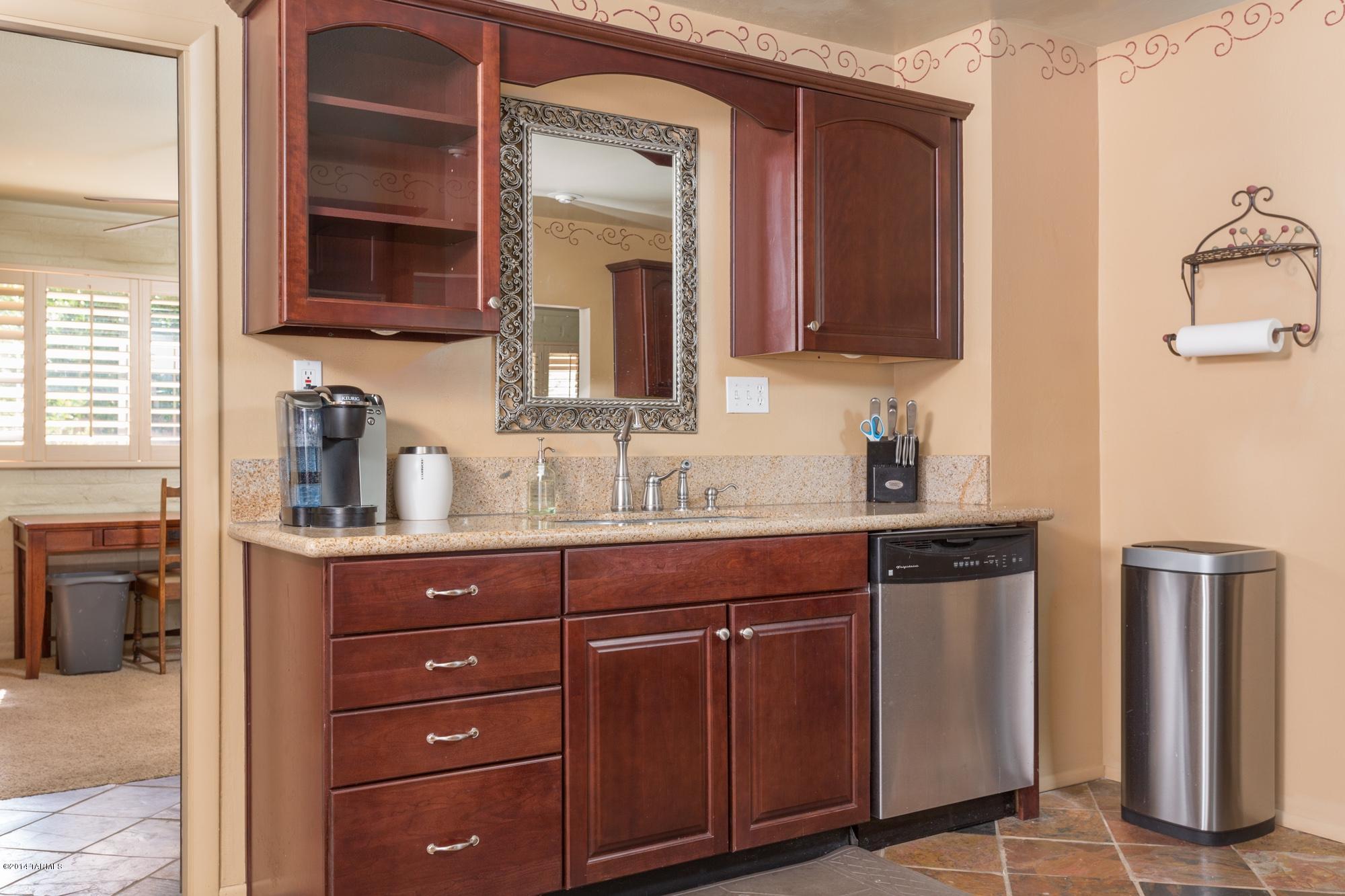 3357 N Christmas Avenue