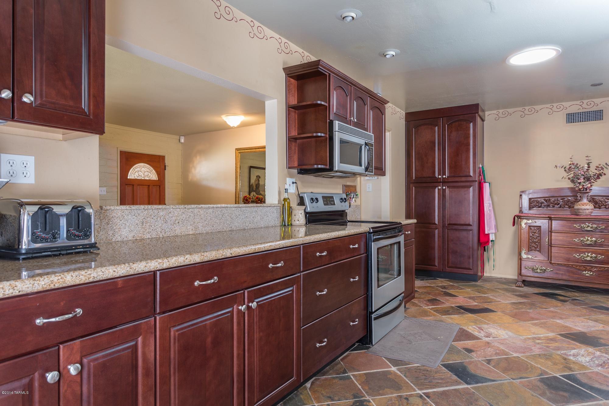 3357 N Christmas Avenue