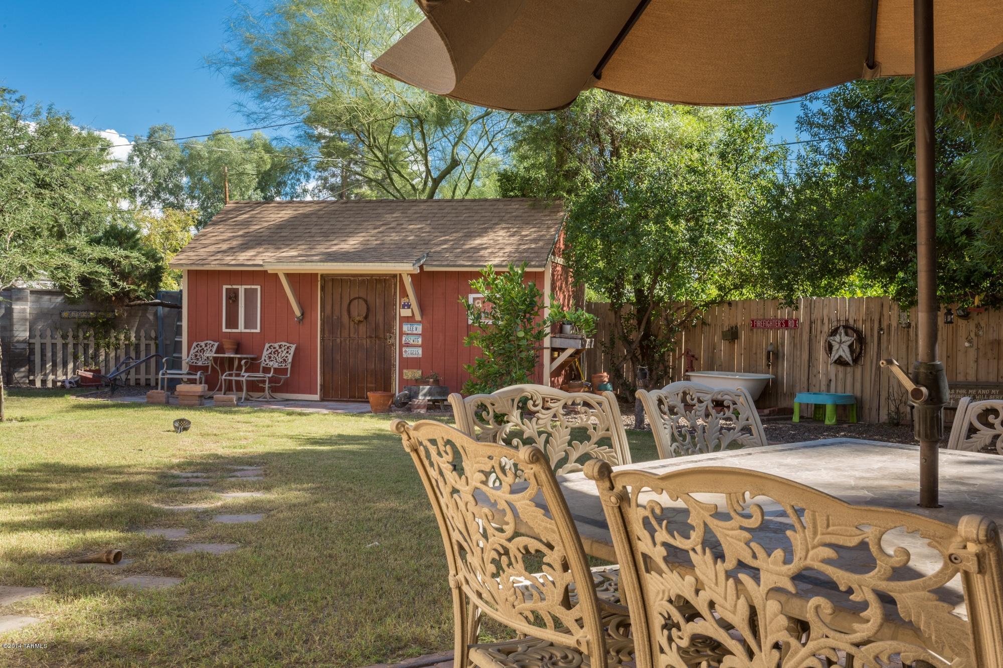 3357 N Christmas Avenue