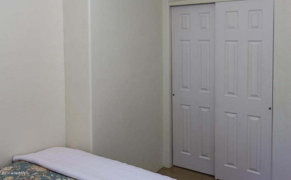 1310 E Lester Street