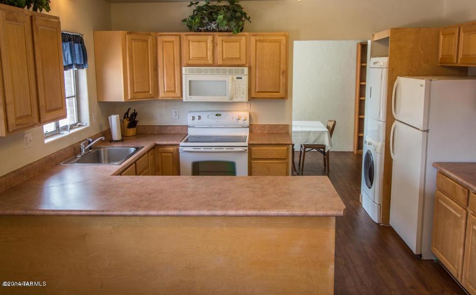 1310 E Lester Street