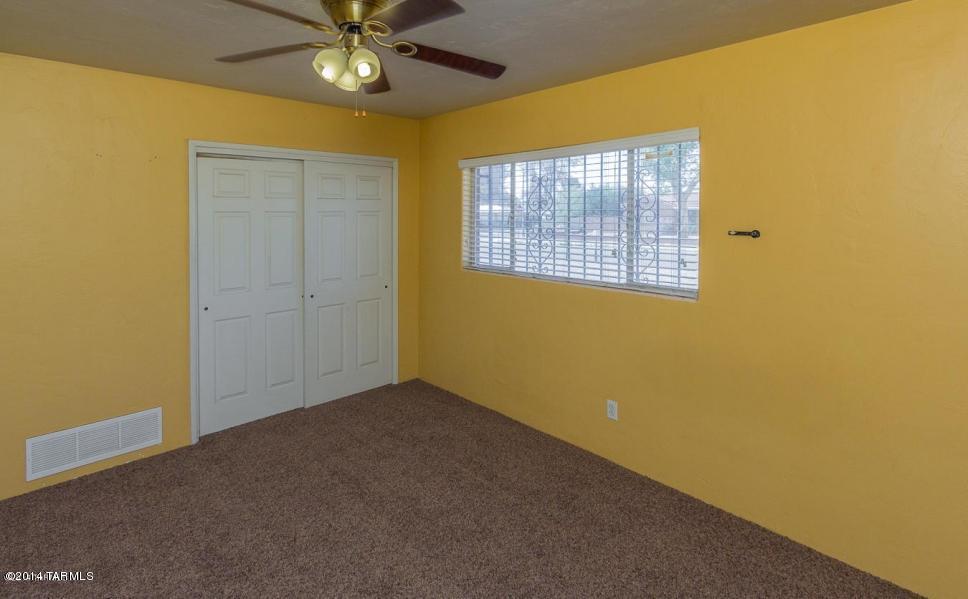 1310 E Lester Street