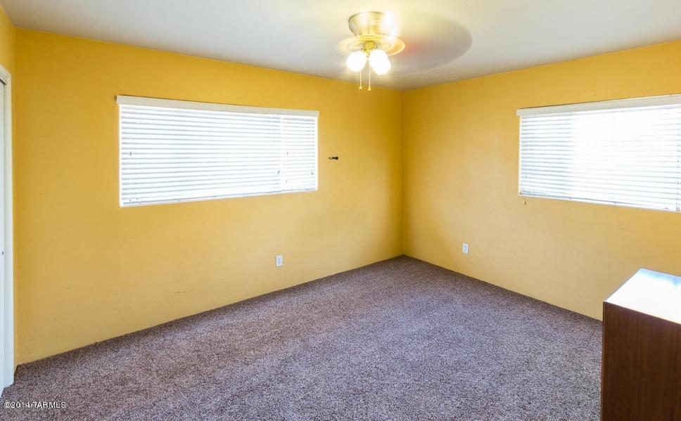 1310 E Lester Street