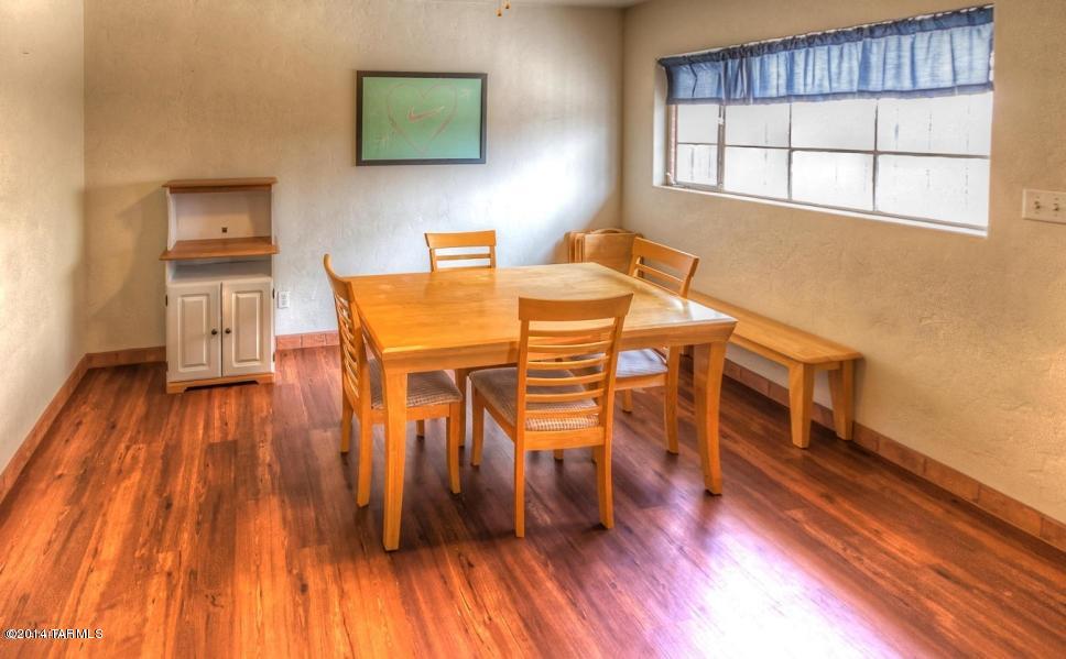 1310 E Lester Street