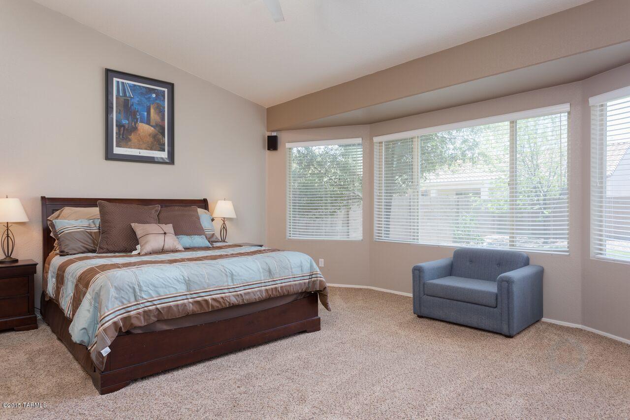 9931 N Blue Crossing Way