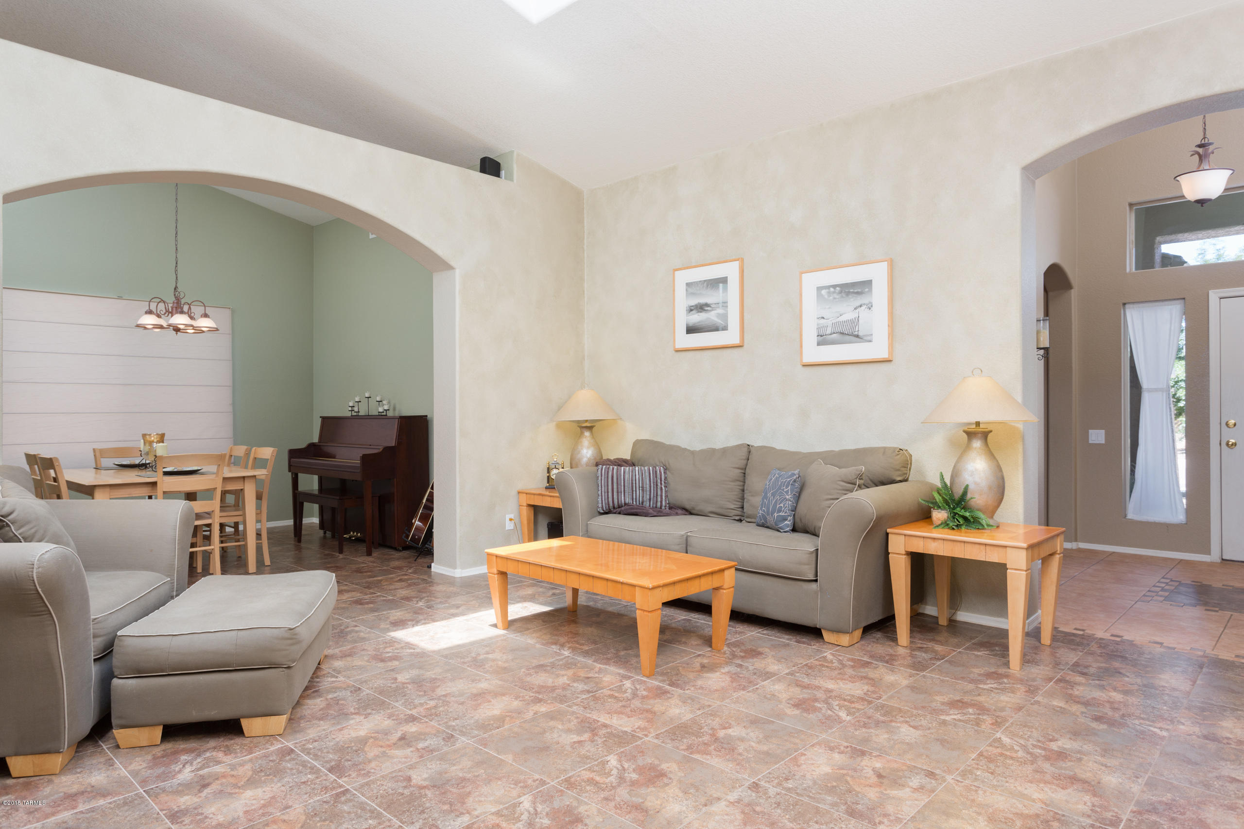 9931 N Blue Crossing Way