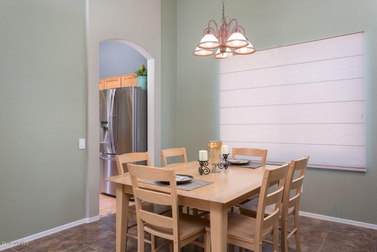 9931 N Blue Crossing Way