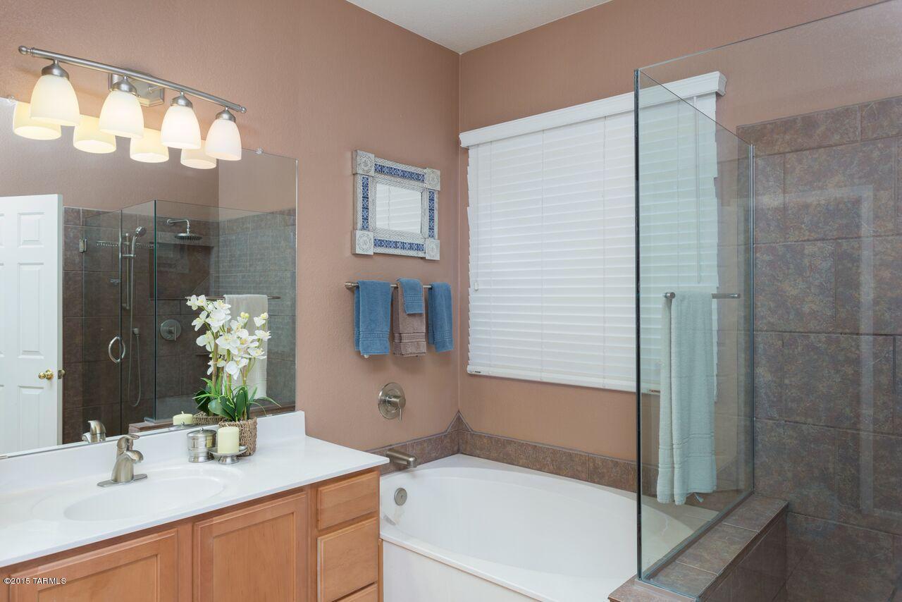 9931 N Blue Crossing Way