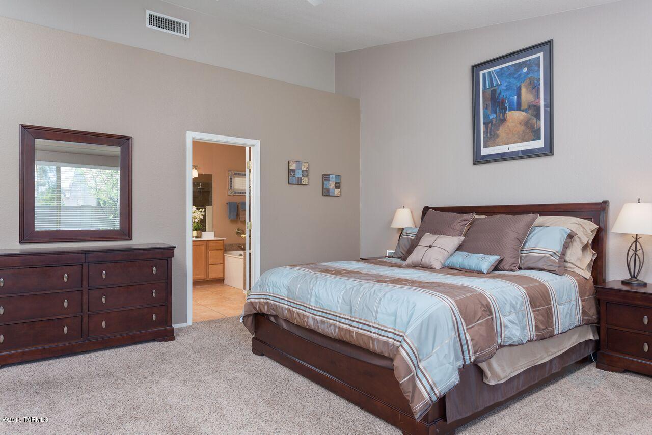 9931 N Blue Crossing Way